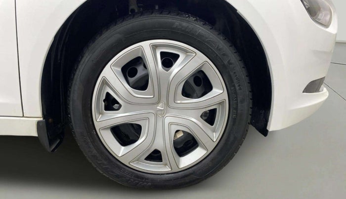 2022 Tata ALTROZ XT PETROL, Petrol, Manual, 23,334 km, Right Front Wheel