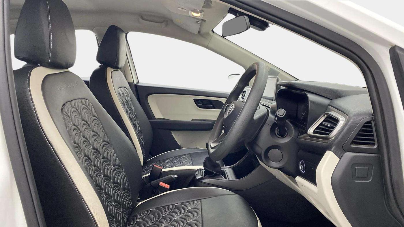 2022 Tata ALTROZ XT PETROL, Petrol, Manual, 23,334 km, Right Side Front Door Cabin