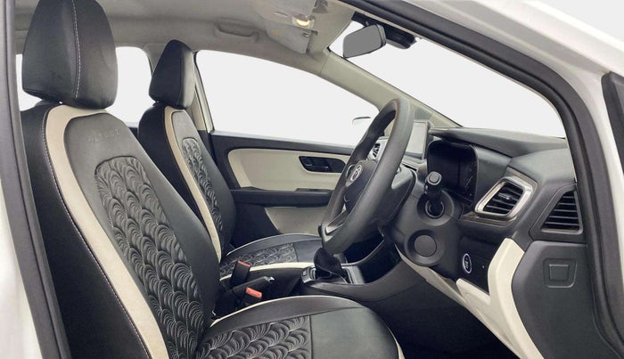 2022 Tata ALTROZ XT PETROL, Petrol, Manual, 23,334 km, Right Side Front Door Cabin