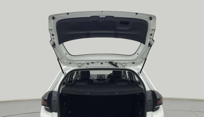2022 Tata ALTROZ XT PETROL, Petrol, Manual, 23,334 km, Boot Door Open
