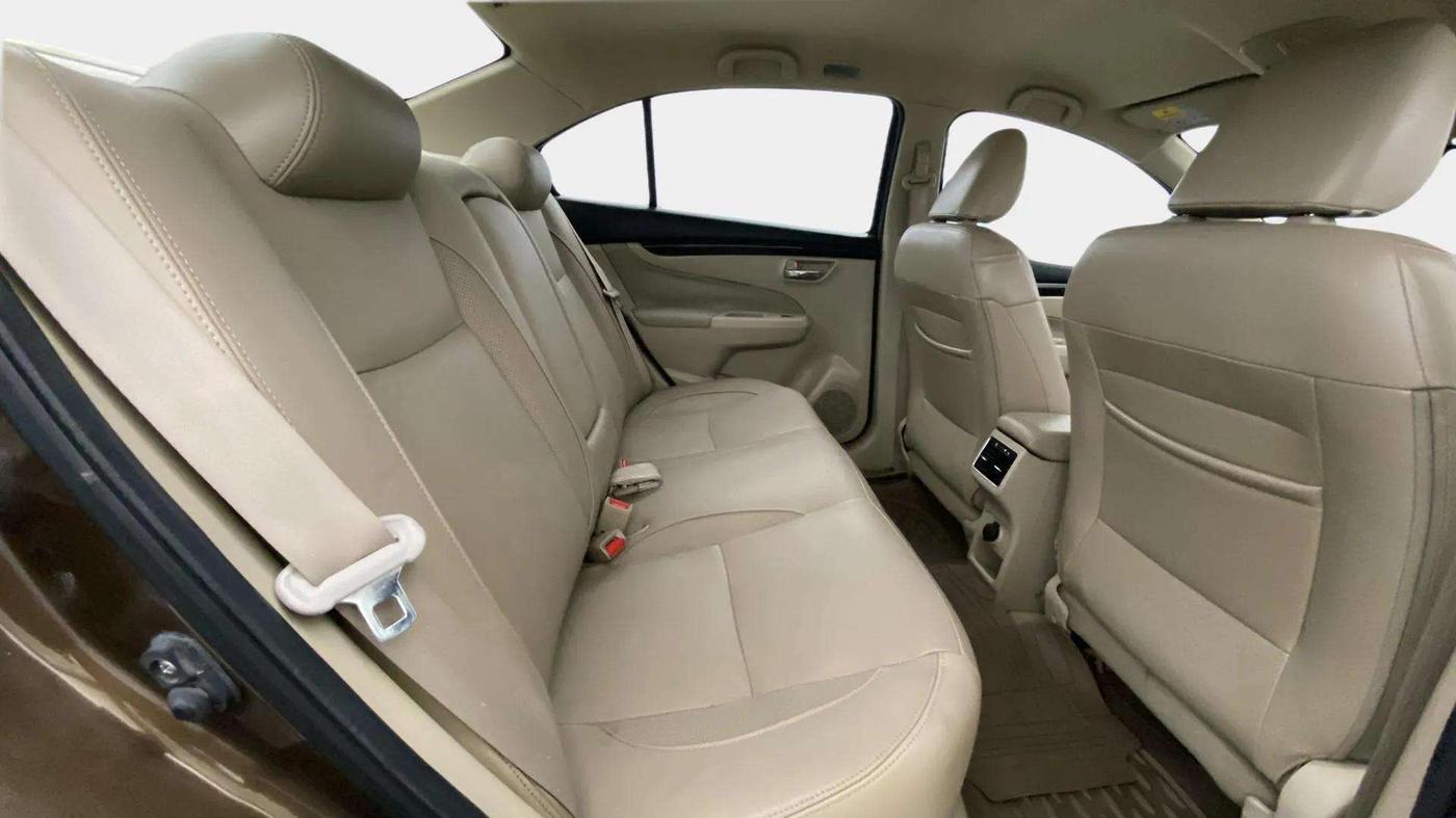 2015 Maruti Ciaz ZXI+, Petrol, Manual, 72,198 km, Right Side Rear Door Cabin