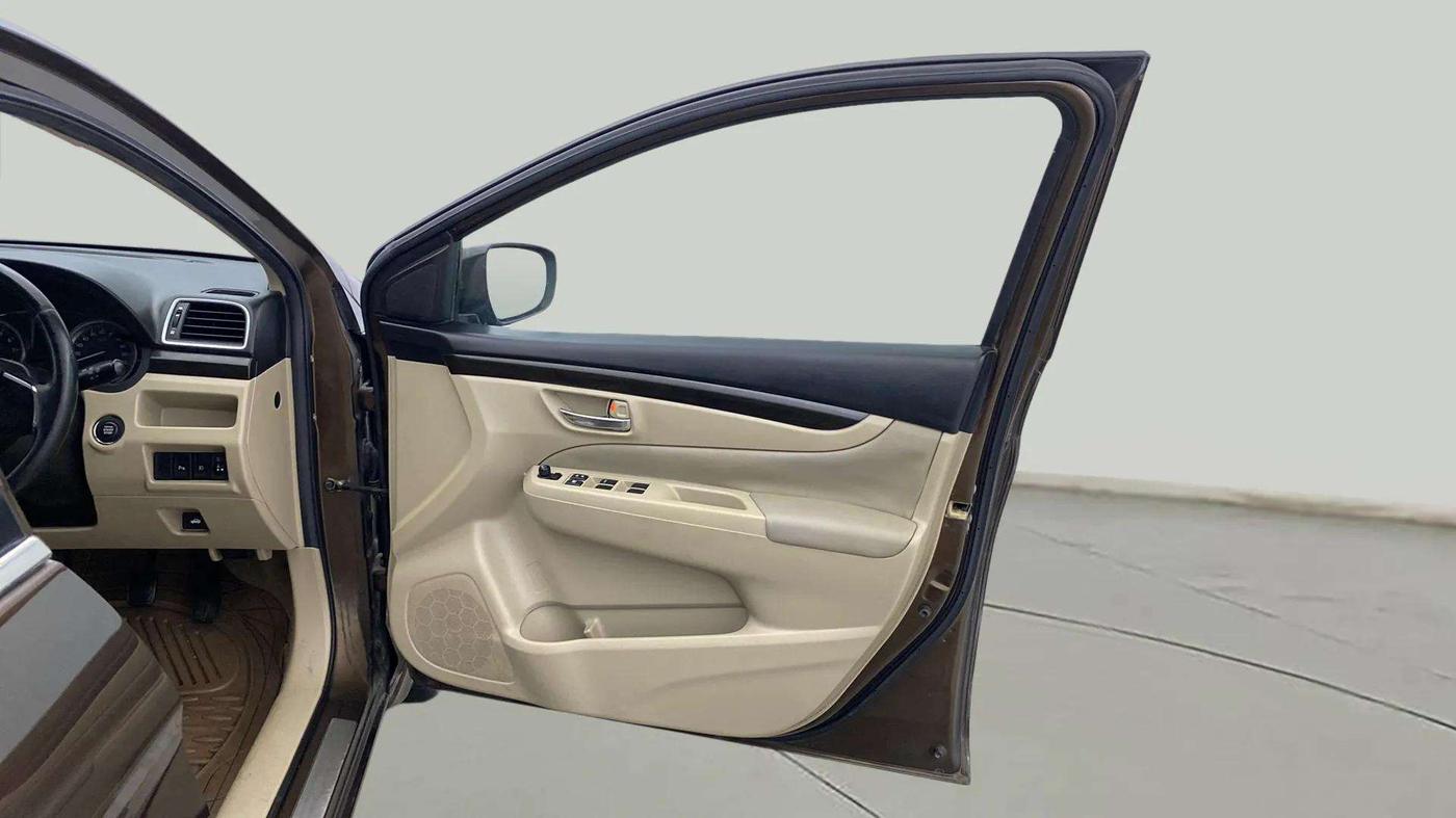 2015 Maruti Ciaz ZXI+, Petrol, Manual, 72,198 km, RHS Front Door