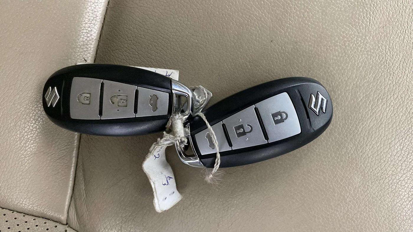 2015 Maruti Ciaz ZXI+, Petrol, Manual, 72,198 km, Key Close Up