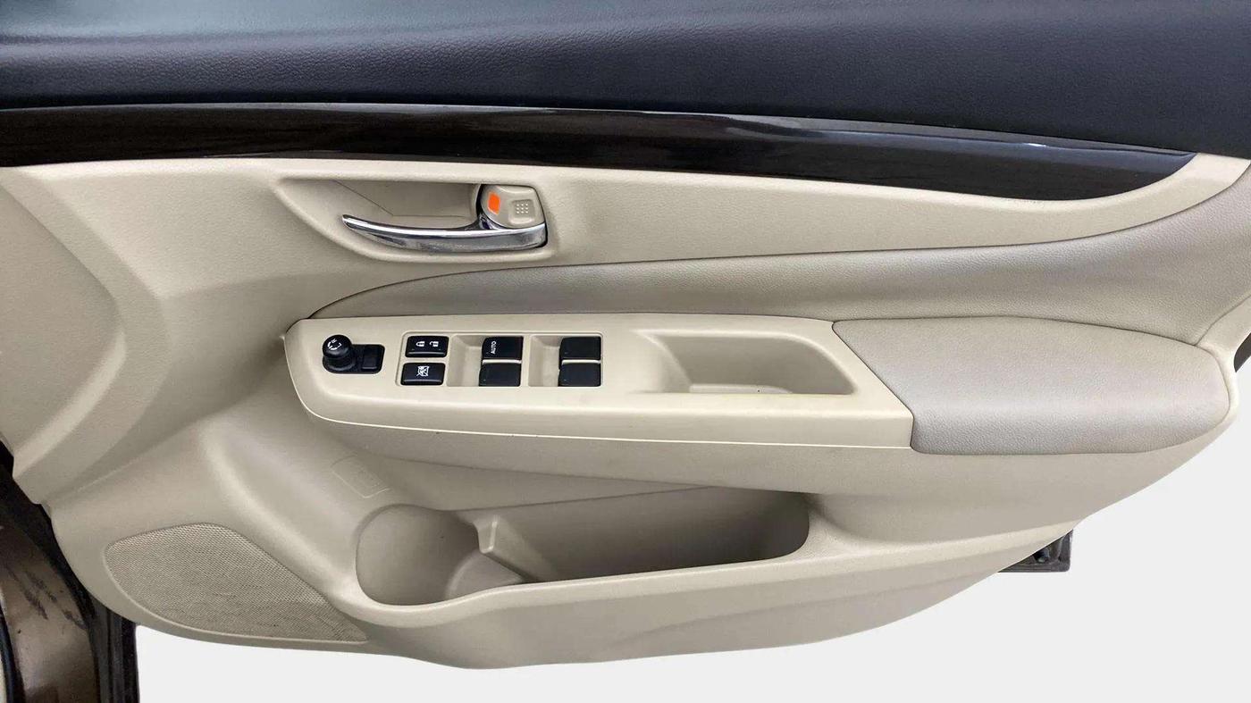 2015 Maruti Ciaz ZXI+, Petrol, Manual, 72,198 km, Driver Side Door Panels Control