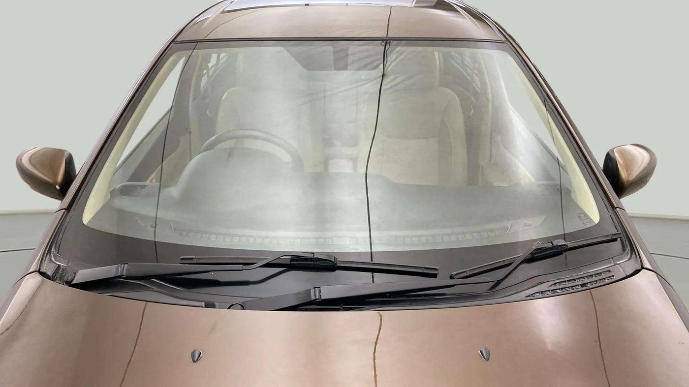 2015 Maruti Ciaz ZXI+, Petrol, Manual, 72,198 km, Front Windshield