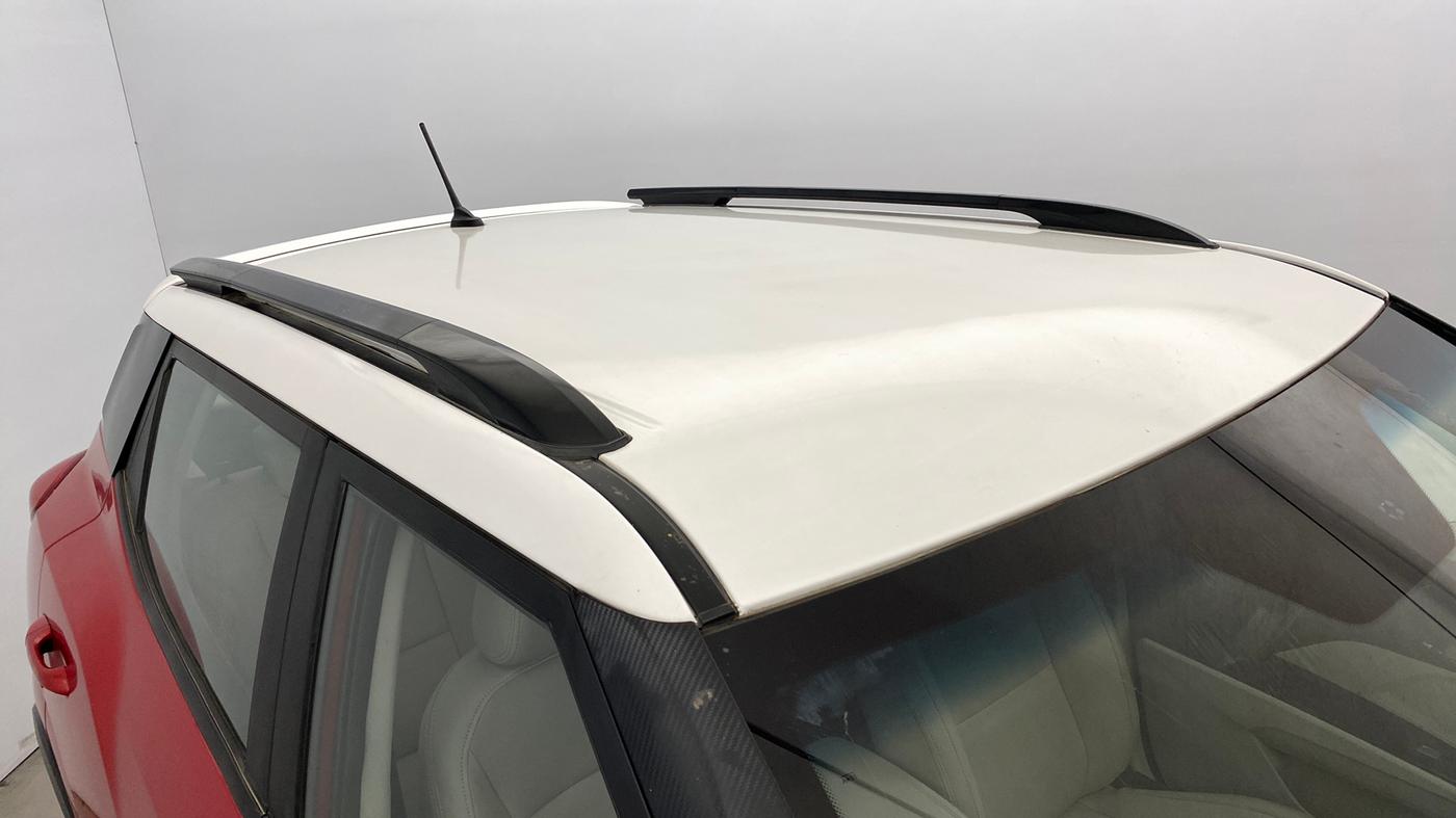 2020 Mahindra XUV300 W8 1.2 PETROL, Petrol, Manual, 33,830 km, Roof