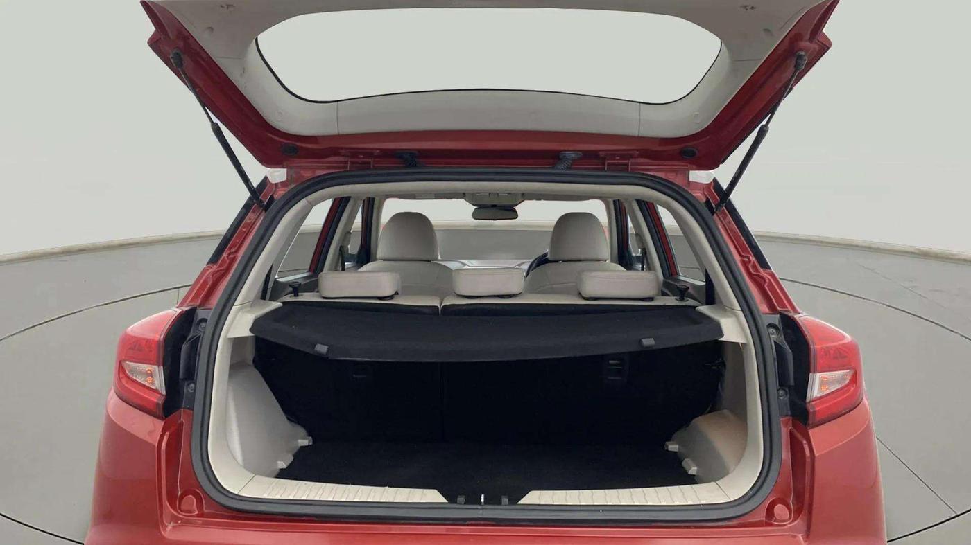 2020 Mahindra XUV300 W8 1.2 PETROL, Petrol, Manual, 33,830 km, Boot Inside