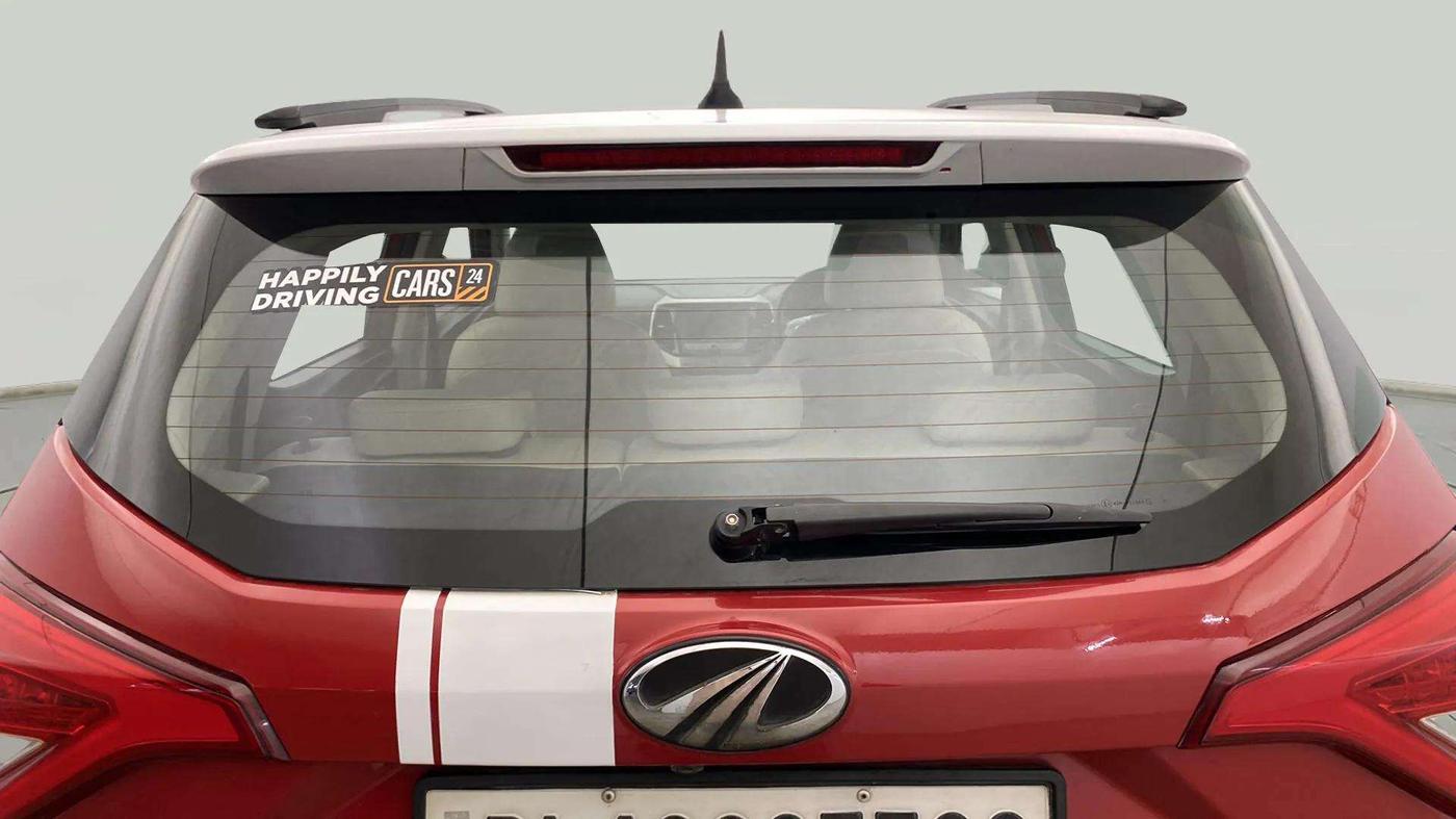 2020 Mahindra XUV300 W8 1.2 PETROL, Petrol, Manual, 33,830 km, Rear Windshield