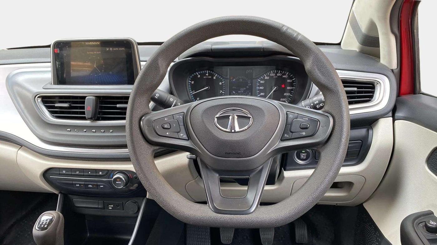 2021 Tata ALTROZ XT DIESEL, Diesel, Manual, 22,656 km, Steering Wheel Close Up