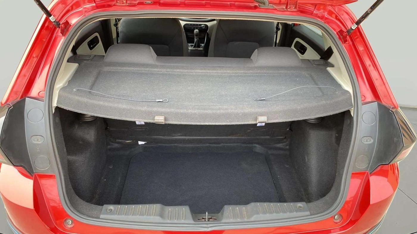 2021 Tata ALTROZ XT DIESEL, Diesel, Manual, 22,656 km, Boot Inside