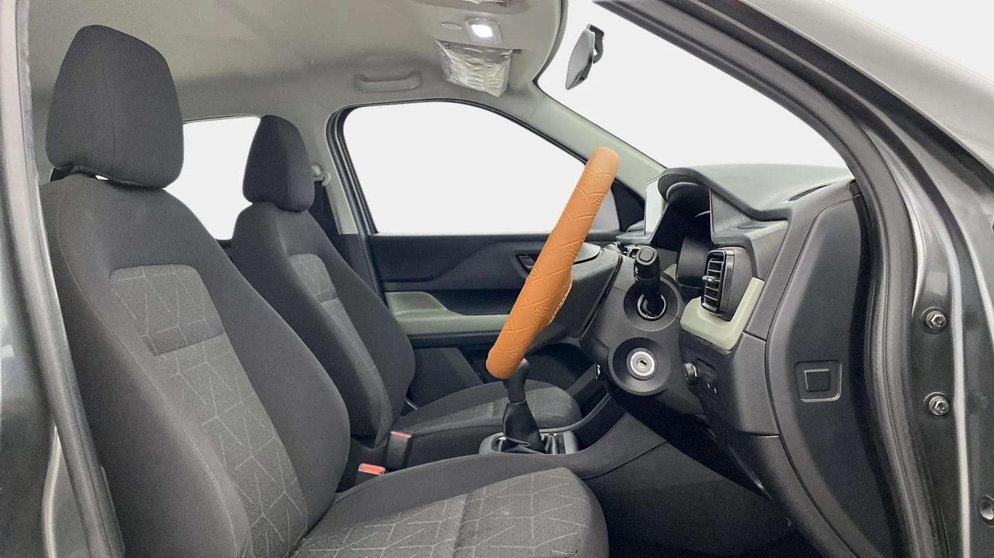2023 Tata PUNCH ADVENTURE MT, CNG, Manual, 45,744 km, Right Side Front Door Cabin