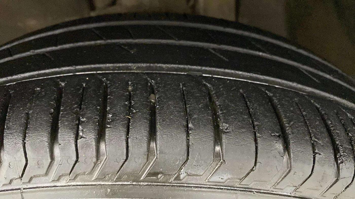 2023 Tata PUNCH ADVENTURE MT, CNG, Manual, 45,744 km, Left Front Tyre Tread