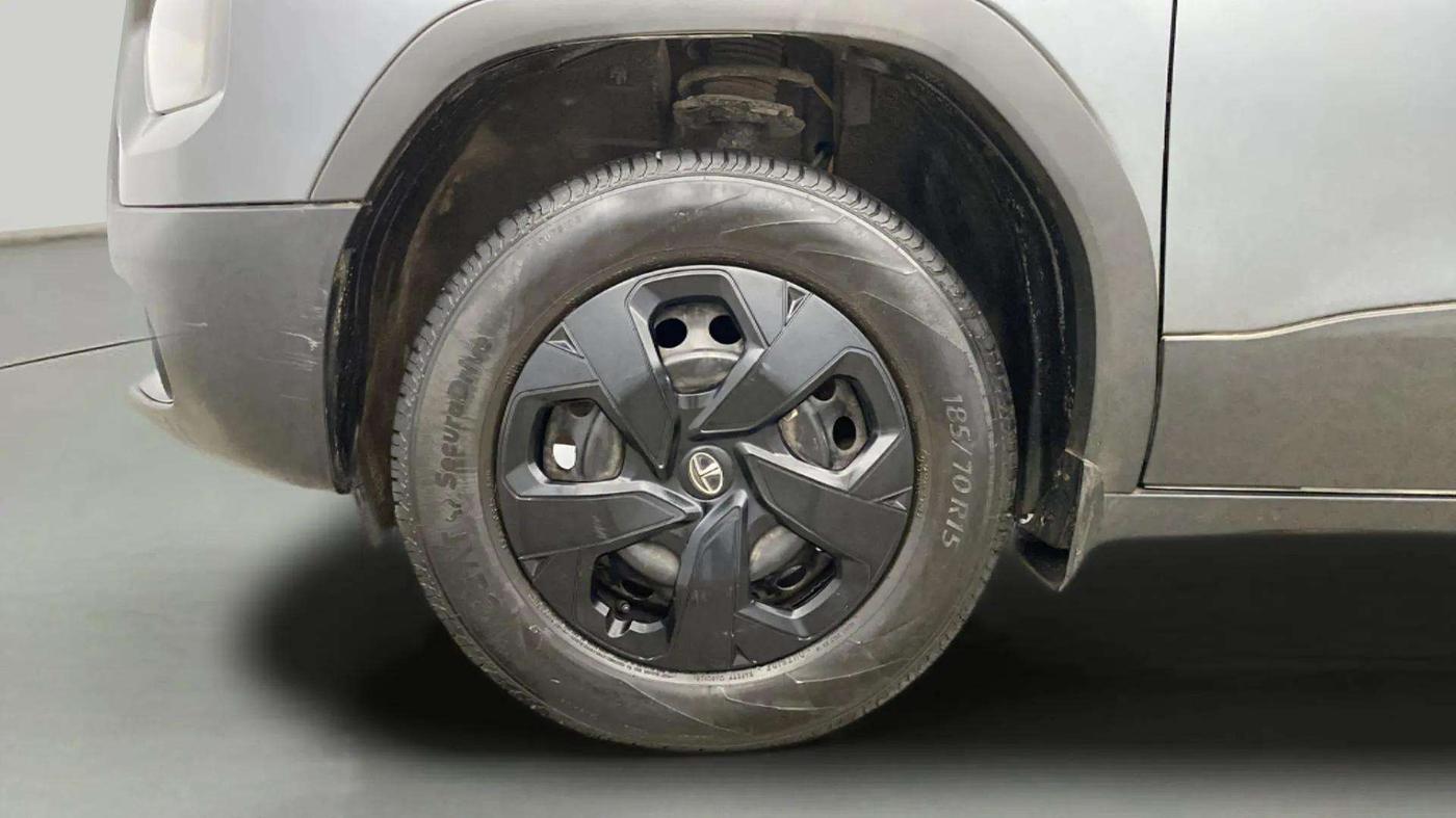 2023 Tata PUNCH ADVENTURE MT, CNG, Manual, 45,744 km, Left Front Wheel