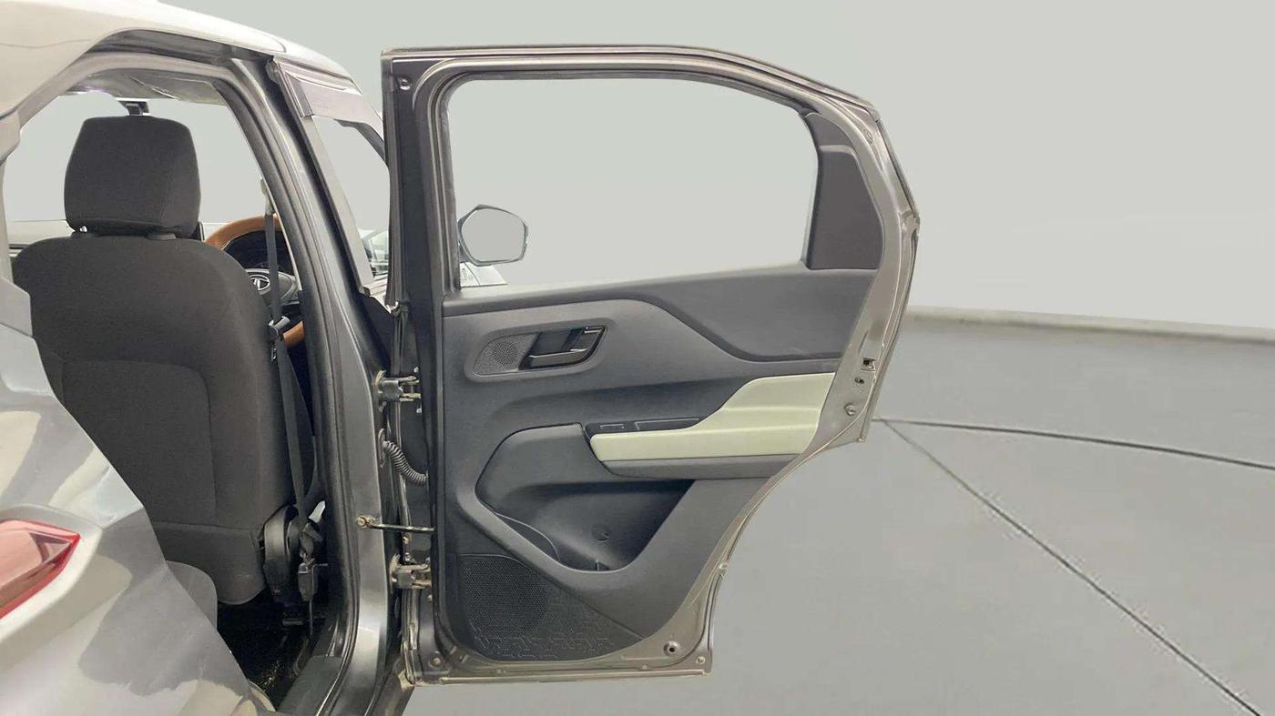 2023 Tata PUNCH ADVENTURE MT, CNG, Manual, 45,744 km, RHS Rear Door
