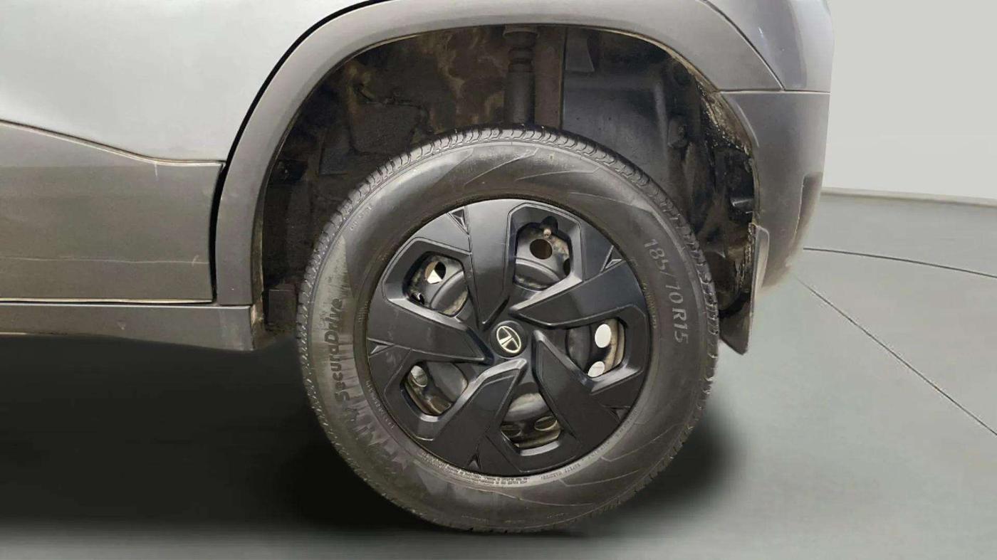 2023 Tata PUNCH ADVENTURE MT, CNG, Manual, 45,744 km, Left Rear Wheel