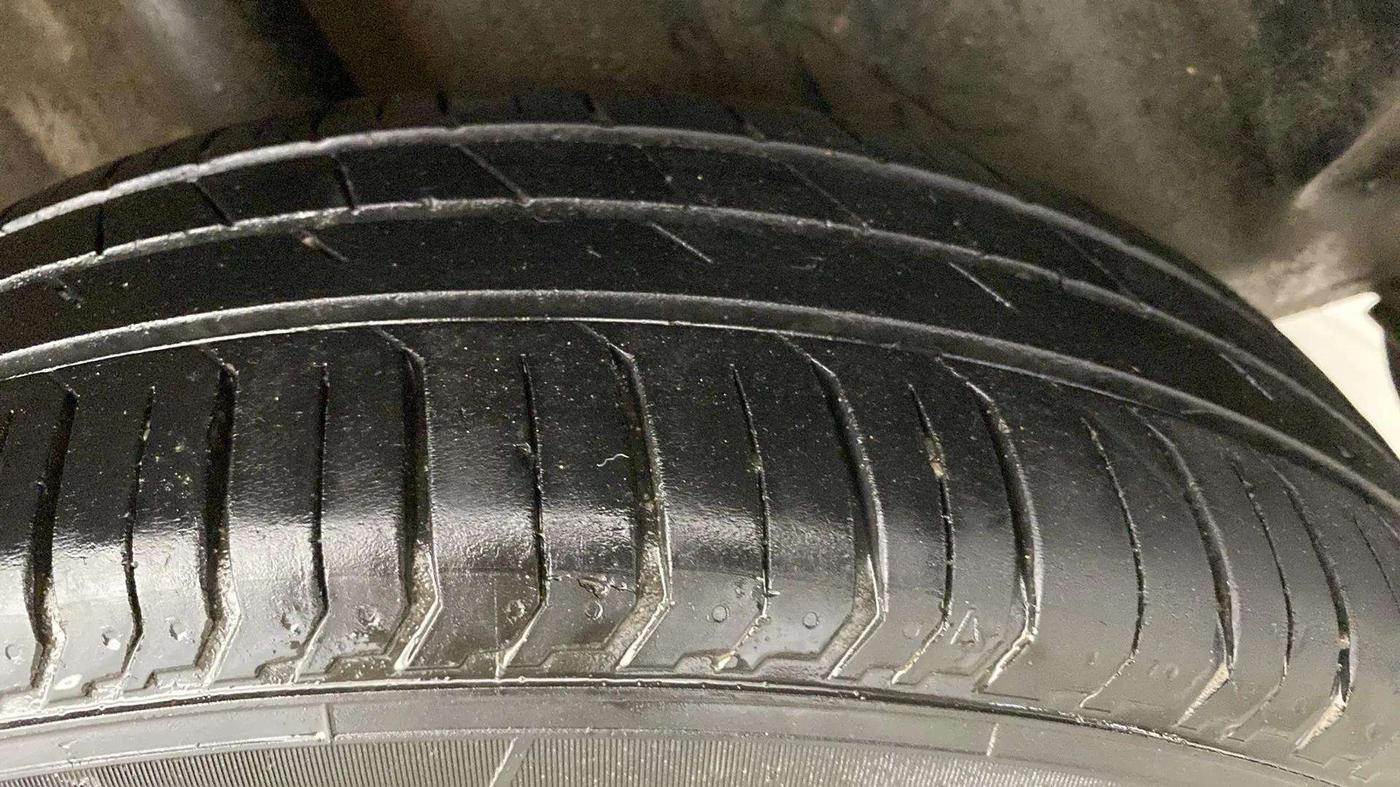 2023 Tata PUNCH ADVENTURE MT, CNG, Manual, 45,744 km, Left Rear Tyre Tread