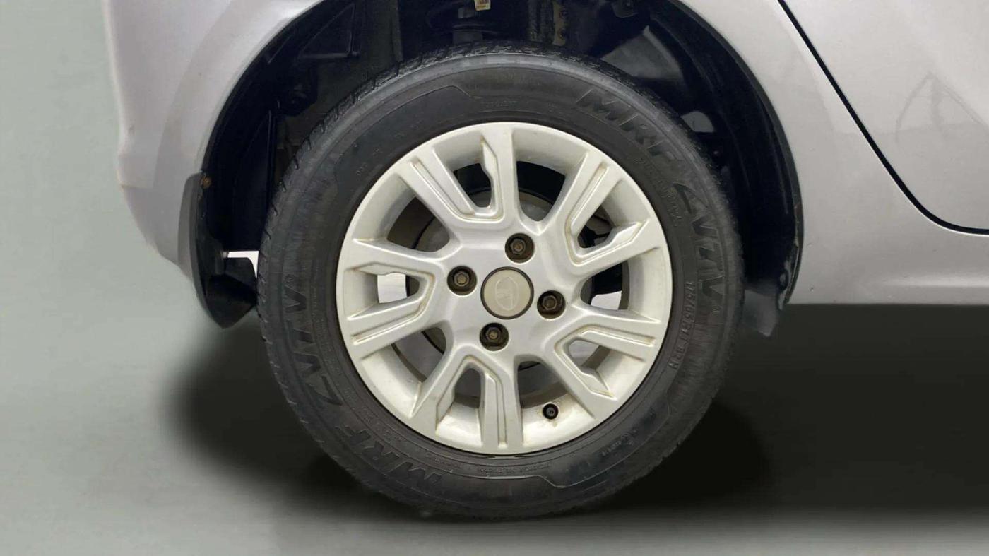 2018 Tata Tiago XZ PETROL, Petrol, Manual, 45,365 km, Right Rear Wheel