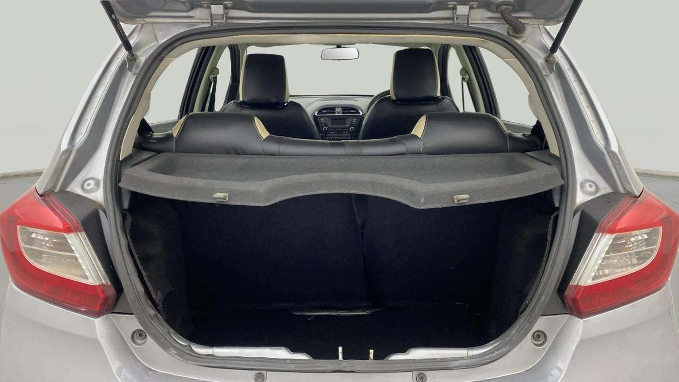 2018 Tata Tiago XZ PETROL, Petrol, Manual, 45,365 km, Boot Inside