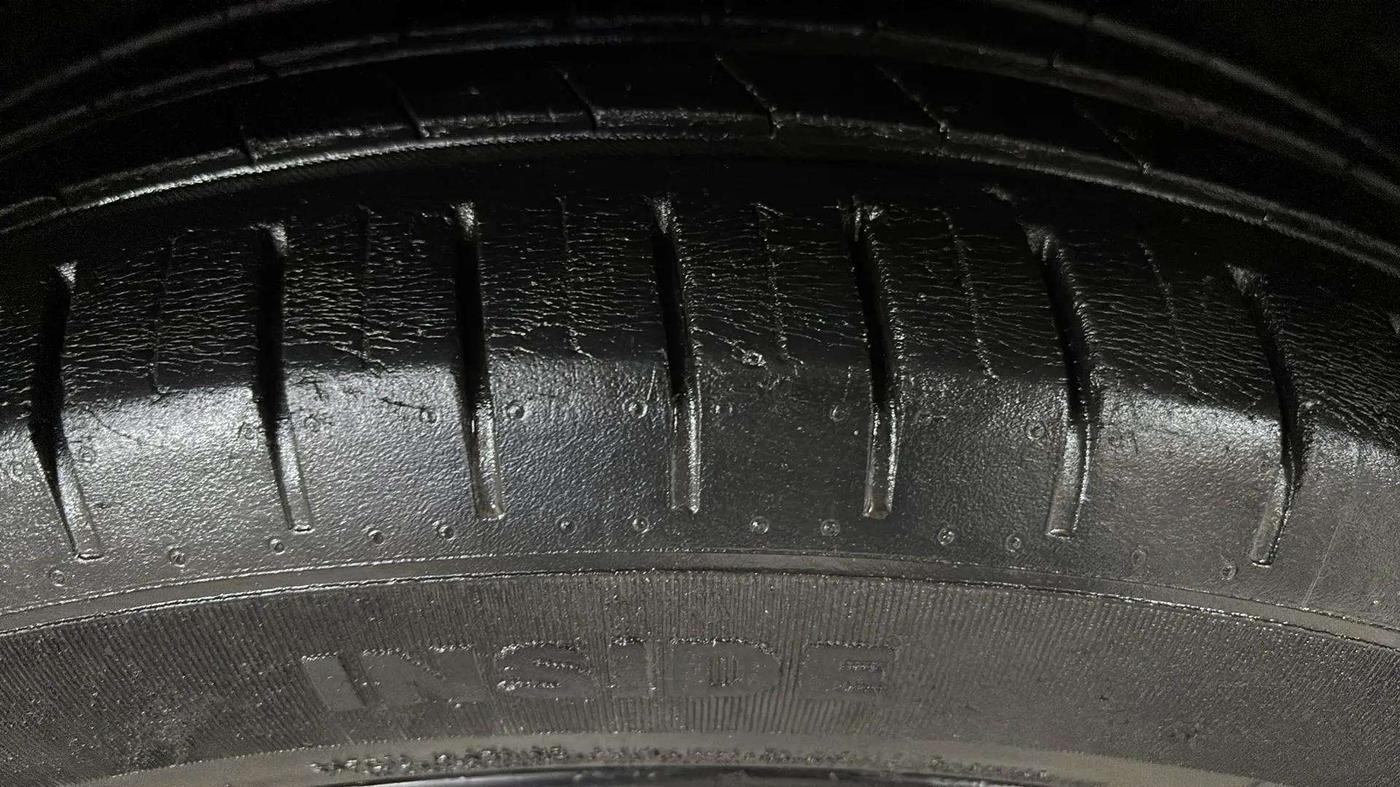 2015 Hyundai Elite i20 ASTA 1.2, Petrol, Manual, 59,627 km, Right Front Tyre Tread
