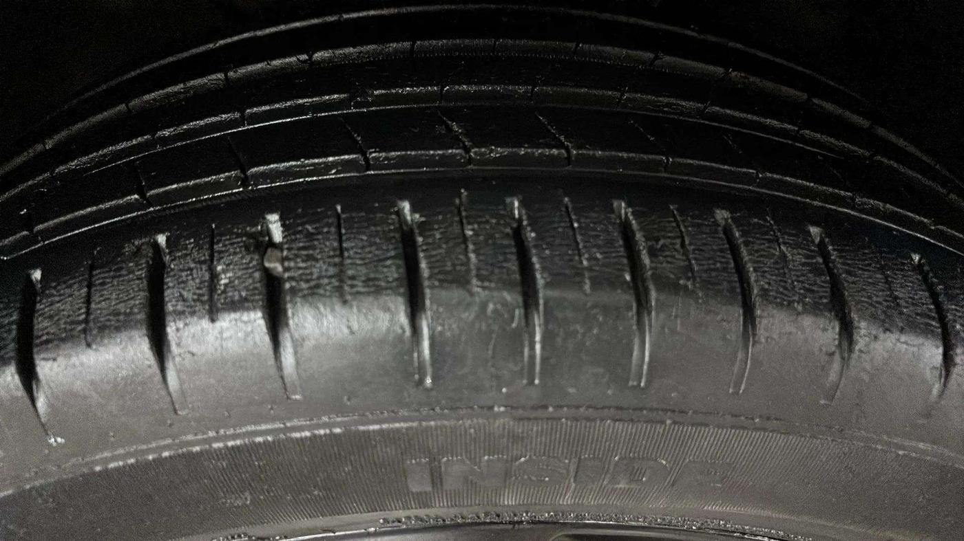 2015 Hyundai Elite i20 ASTA 1.2, Petrol, Manual, 59,627 km, Left Front Tyre Tread