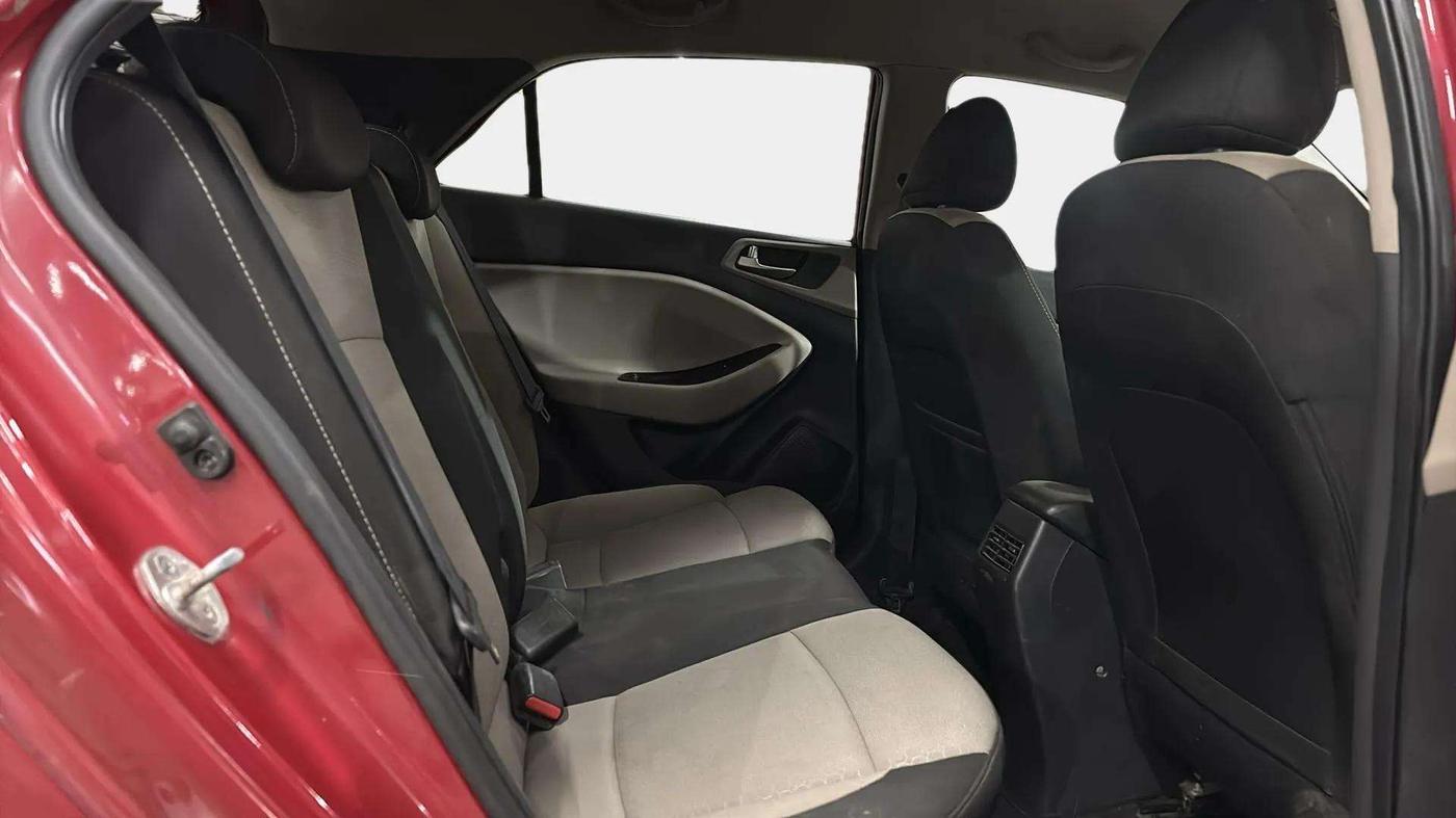 2015 Hyundai Elite i20 ASTA 1.2, Petrol, Manual, 59,627 km, Right Side Rear Door Cabin