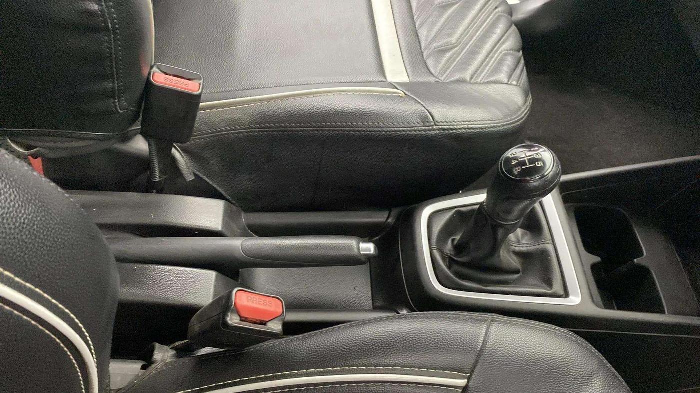 2019 Maruti Swift VDI, Diesel, Manual, 68,090 km, Gear Lever
