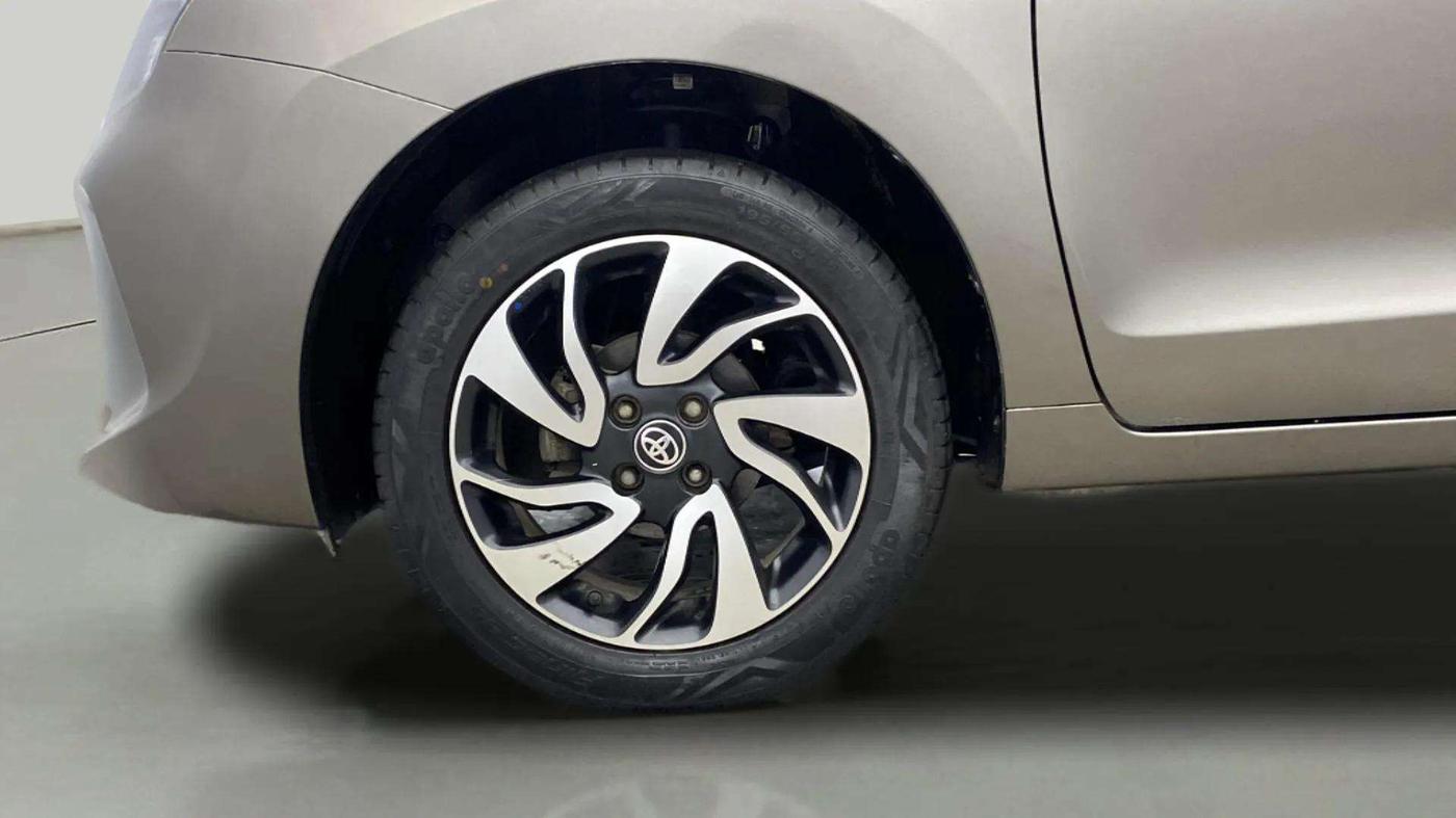 2020 Toyota Glanza G, Petrol, Manual, 20,224 km, Left Front Wheel