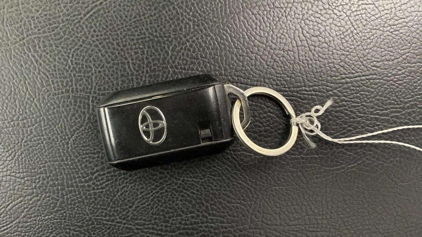 2020 Toyota Glanza G, Petrol, Manual, 20,224 km, Key Close Up