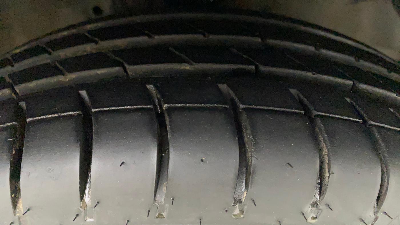 2015 Honda Brio VX AT, Petrol, Automatic, 44,303 km, Right Front Tyre Tread