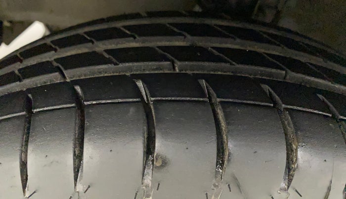 2015 Honda Brio VX AT, Petrol, Automatic, 44,303 km, Left Front Tyre Tread