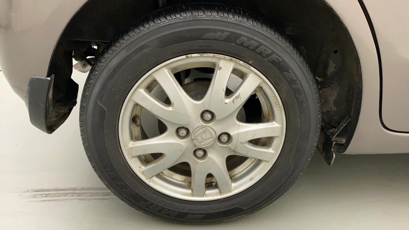2015 Honda Brio VX AT, Petrol, Automatic, 44,303 km, Right Rear Wheel