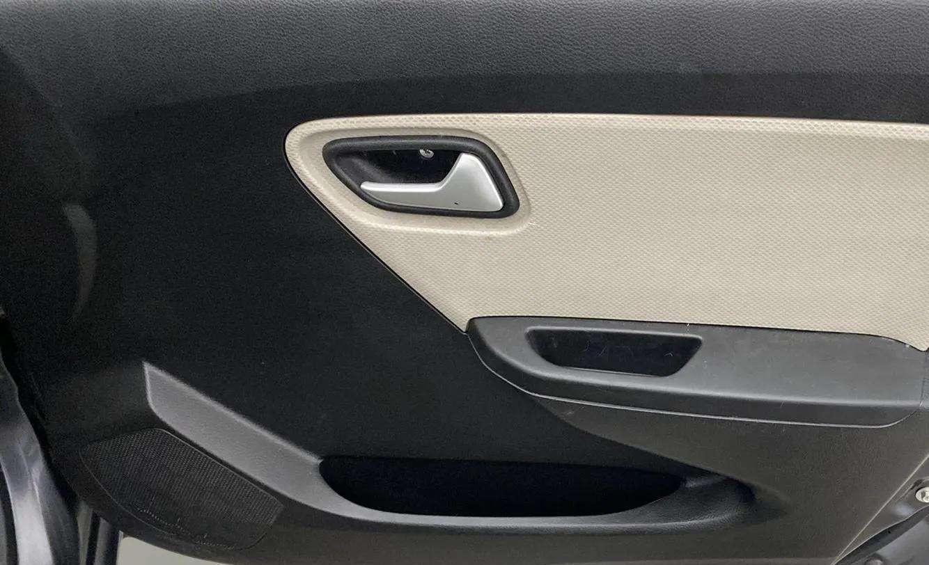 2019 Maruti Alto LXI, Petrol, Manual, 19,960 km, Driver Side Door Panels Control