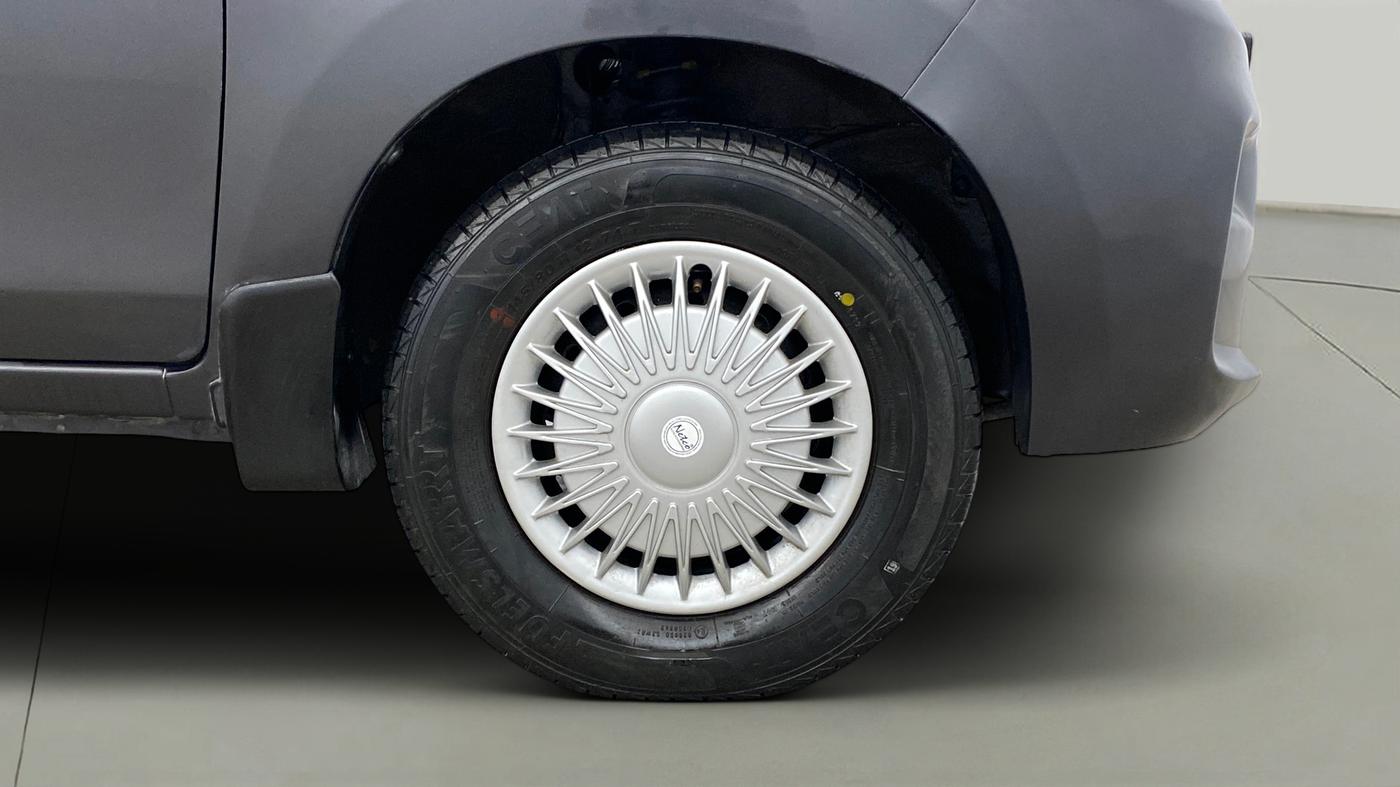 2019 Maruti Alto LXI, Petrol, Manual, 19,960 km, Right Front Wheel