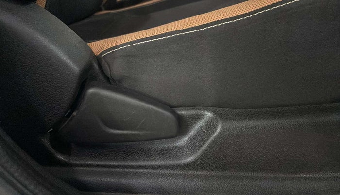 2021 Renault Kwid CLIMBER 1.0 (O), Petrol, Manual, 19,333 km, Driver Side Adjustment Panel