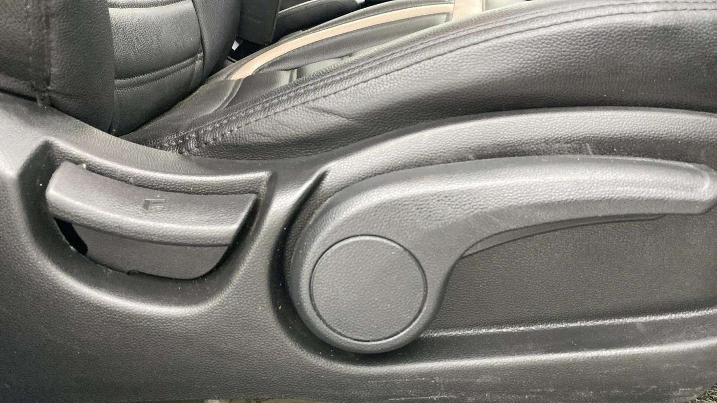 2020 Hyundai Elite i20 SPORTZ PLUS 1.2, Petrol, Manual, 52,239 km, Driver Side Adjustment Panel