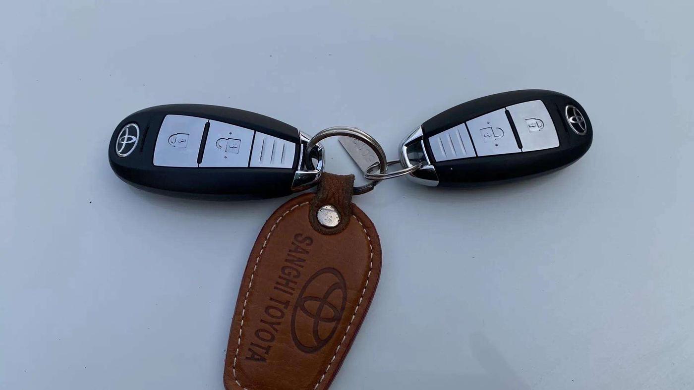 2022 Toyota URBAN CRUISER PREMIUM GRADE AT, Petrol, Automatic, 7,969 km, Key Close Up