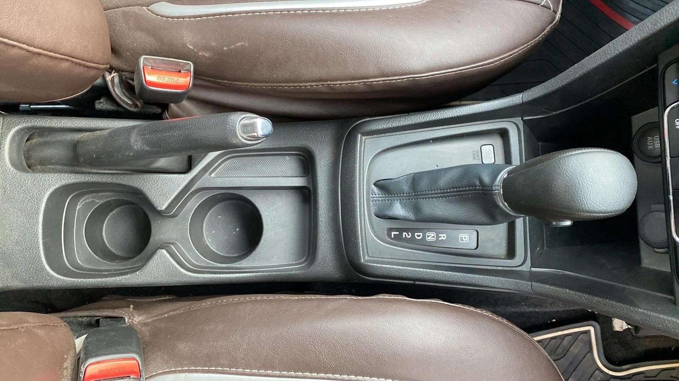 2022 Toyota URBAN CRUISER PREMIUM GRADE AT, Petrol, Automatic, 7,969 km, Gear Lever