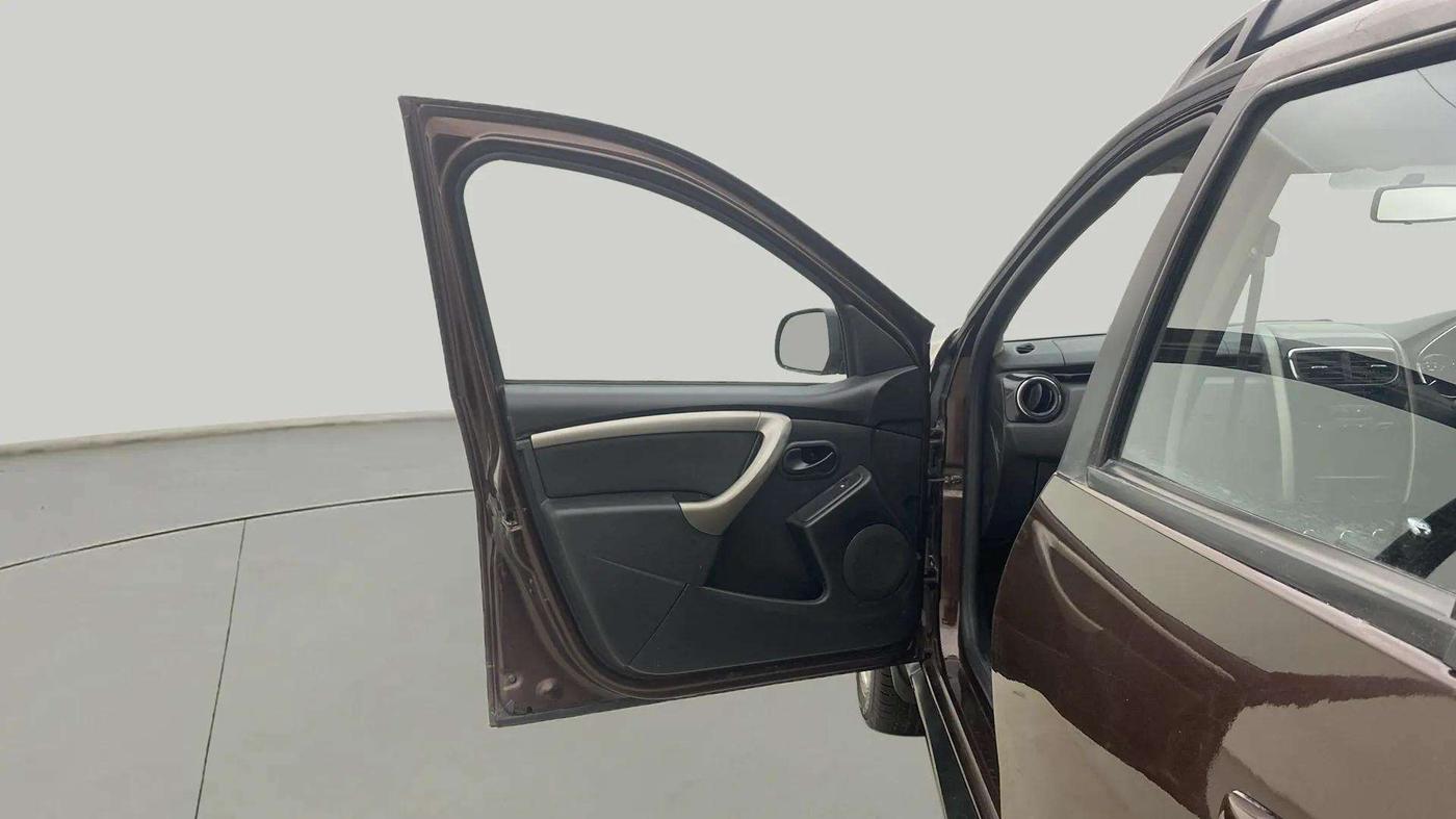 2021 Renault Duster RXS 1.5 PETROL MT, Petrol, Manual, 43,257 km, LHS Front Door