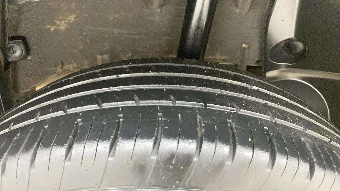 2021 Renault Duster RXS 1.5 PETROL MT, Petrol, Manual, 43,257 km, Left Rear Tyre Tread