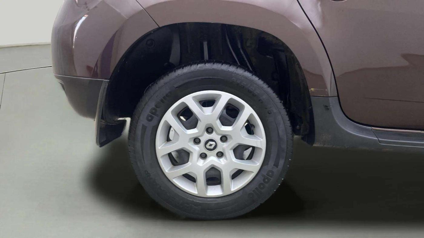 2021 Renault Duster RXS 1.5 PETROL MT, Petrol, Manual, 43,257 km, Right Rear Wheel