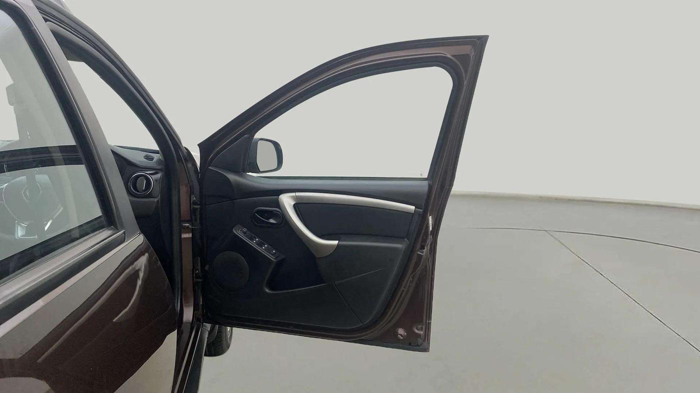2021 Renault Duster RXS 1.5 PETROL MT, Petrol, Manual, 43,257 km, RHS Front Door