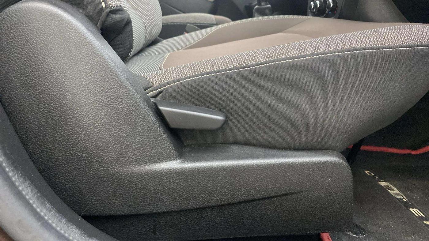 2021 Renault Duster RXS 1.5 PETROL MT, Petrol, Manual, 43,257 km, Driver Side Adjustment Panel