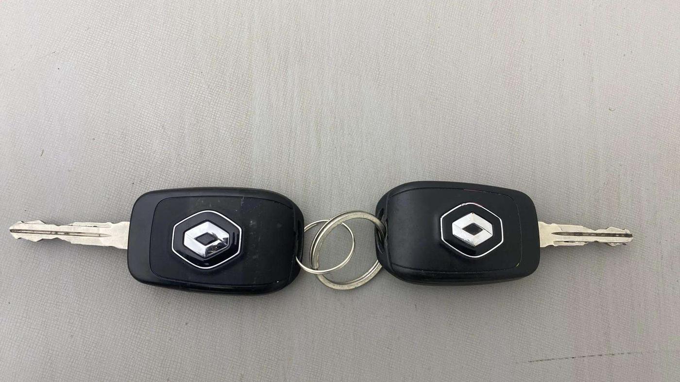 2021 Renault Duster RXS 1.5 PETROL MT, Petrol, Manual, 43,257 km, Key Close Up
