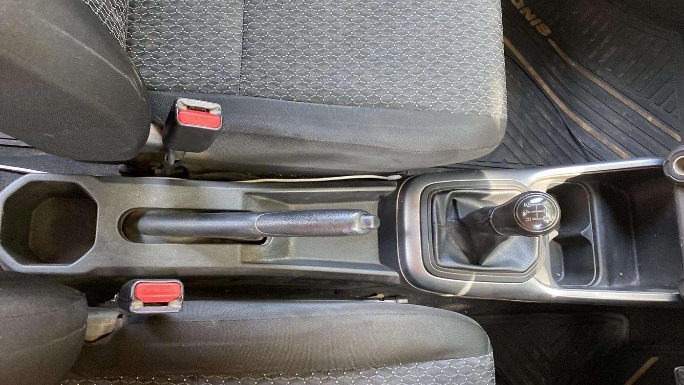 2021 Maruti IGNIS SIGMA 1.2, Petrol, Manual, 69,217 km, Gear Lever