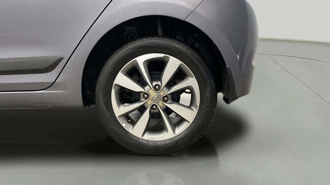 2016 Hyundai Elite i20 ASTA 1.2 (O), Petrol, Manual, 82,629 km, Left Rear Wheel