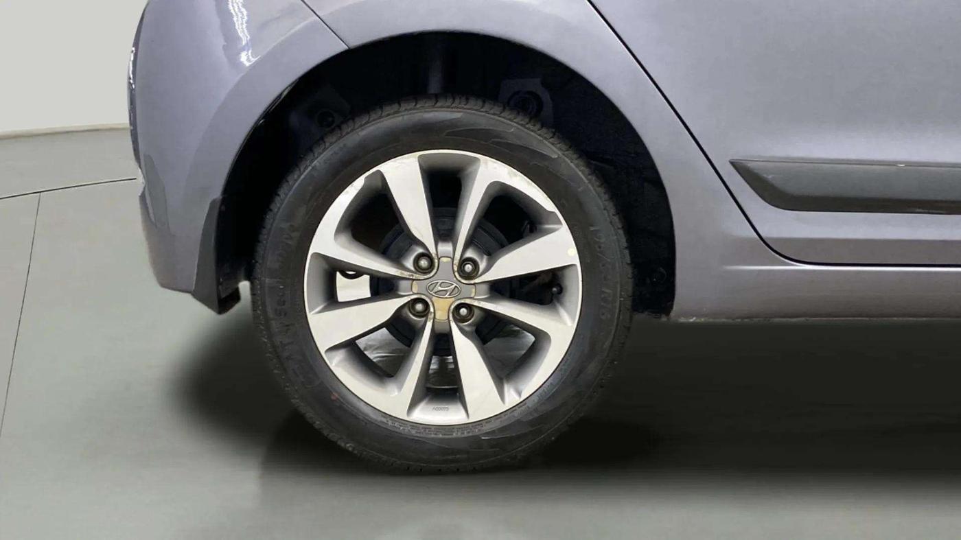 2016 Hyundai Elite i20 ASTA 1.2 (O), Petrol, Manual, 82,629 km, Right Rear Wheel