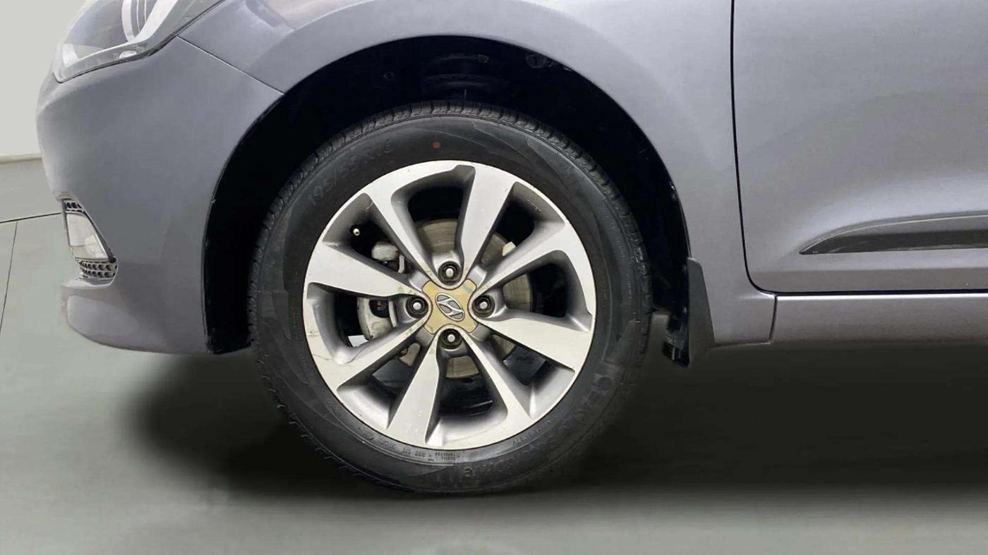 2016 Hyundai Elite i20 ASTA 1.2 (O), Petrol, Manual, 82,629 km, Left Front Wheel
