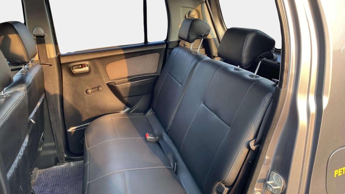 2013 Maruti Wagon R 1.0 LXI, Petrol, Manual, 45,719 km, Right Side Rear Door Cabin