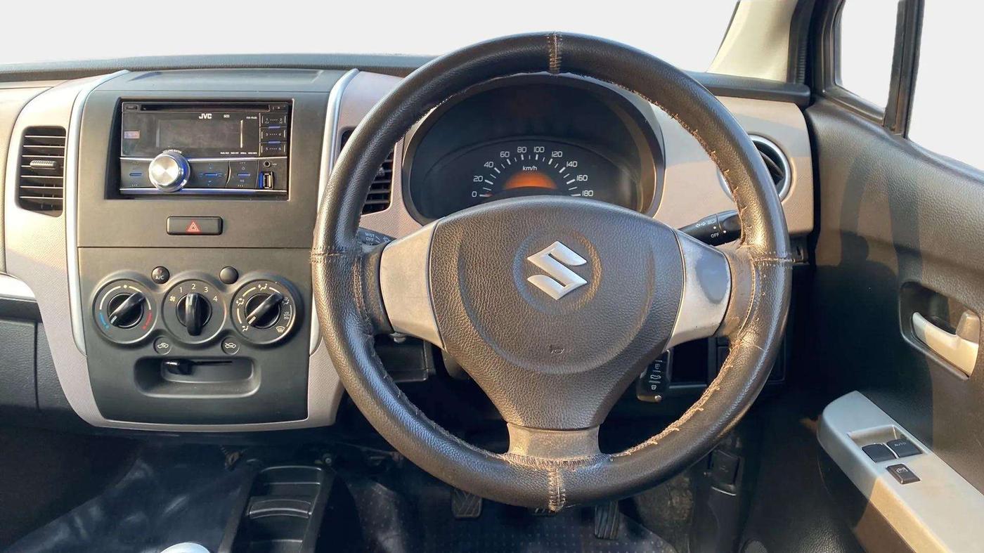 2013 Maruti Wagon R 1.0 LXI, Petrol, Manual, 45,719 km, Steering Wheel Close Up