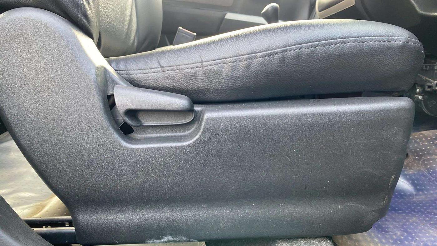 2013 Maruti Wagon R 1.0 LXI, Petrol, Manual, 45,719 km, Driver Side Adjustment Panel